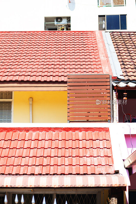 曼谷联排房屋的屋顶