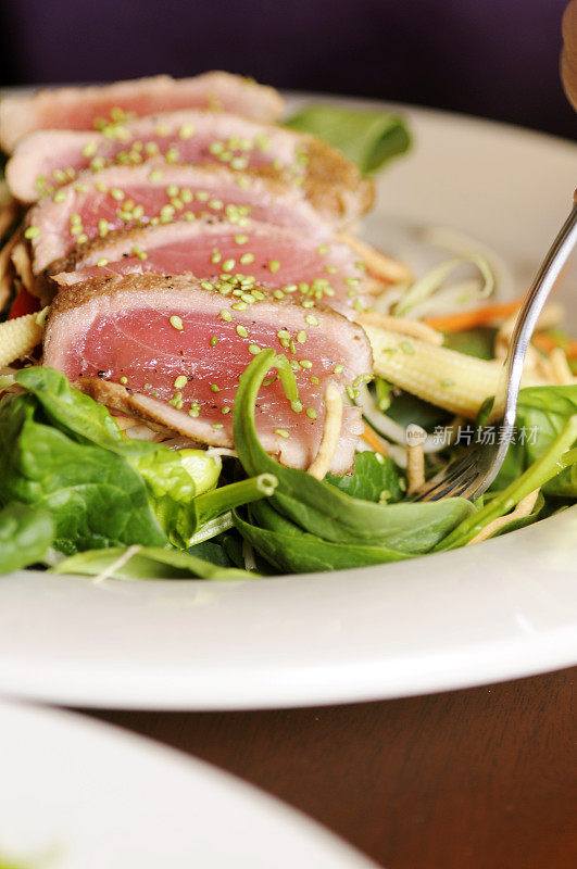 清洁饮食系列:健康牛肉沙拉