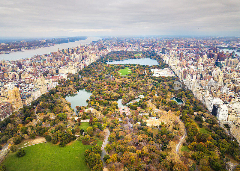 从中央公园俯瞰曼哈顿全景
