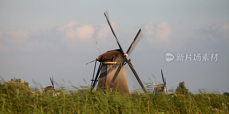 传统的荷兰风车，荷兰