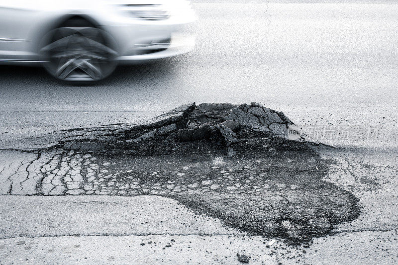 破路，过路车