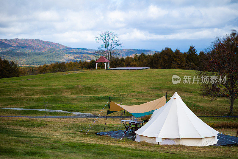 日本北部野外的豪华野营帐篷