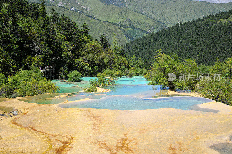 黄龙风景区的壮丽景色