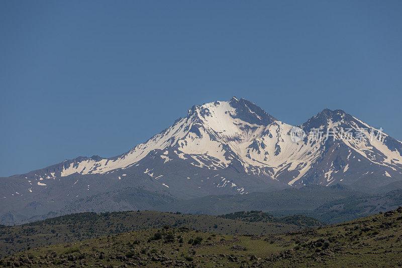 埃尔西耶斯山。