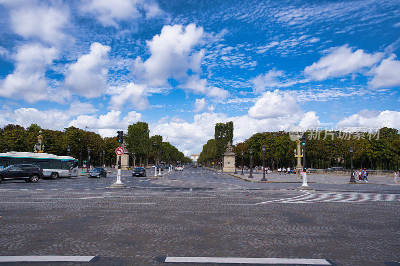 法国，巴黎，2023年8月20日Étoile凯旋门，法国巴黎最著名的纪念碑之一，位于香榭丽舍大道的西端-Élysées，位于戴高乐广场的中心