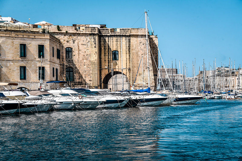 马耳他1号码头附近的Birgu游艇