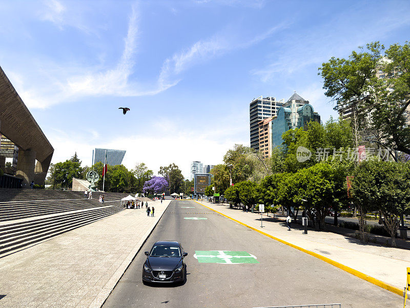 墨西哥城的Reforma大道。