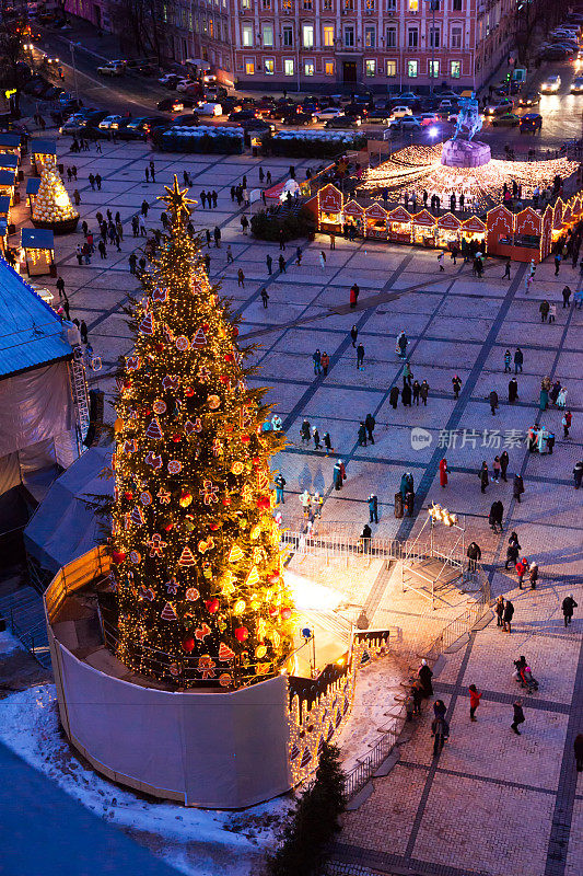 乌克兰基辅圣诞集市。
