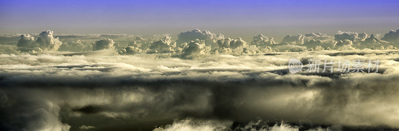 戏剧性的天空全景