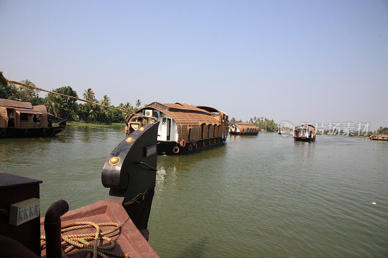 印度喀拉拉邦，阿勒皮，喀拉拉邦回水上的游艇