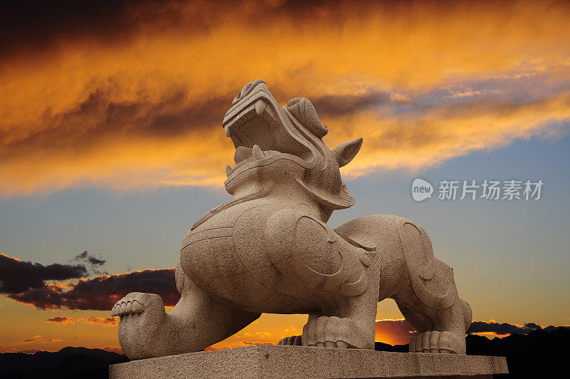 中国传统的石狮，在上海外滩以前古老