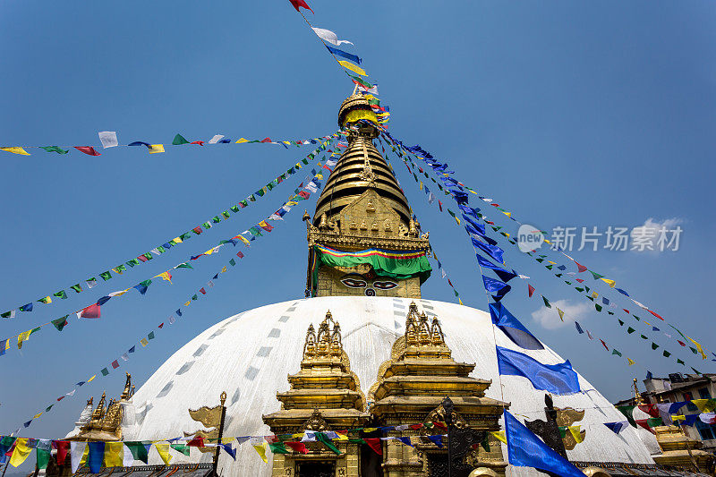 哈拉提毗佛教寺庙和经幡