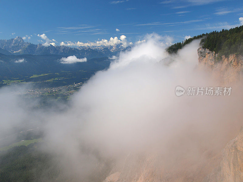 阿尔卑斯山的云