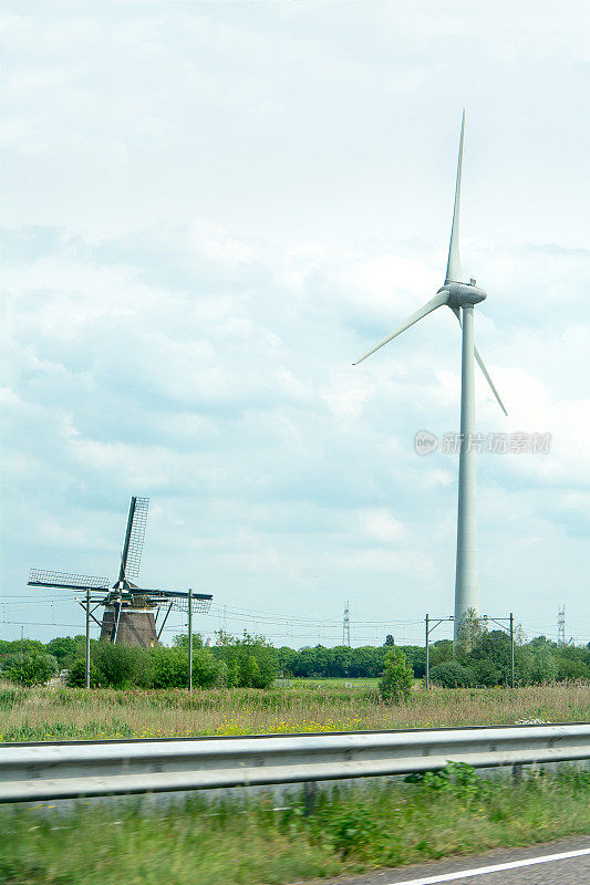 荷兰改造传统风车和风力涡轮机