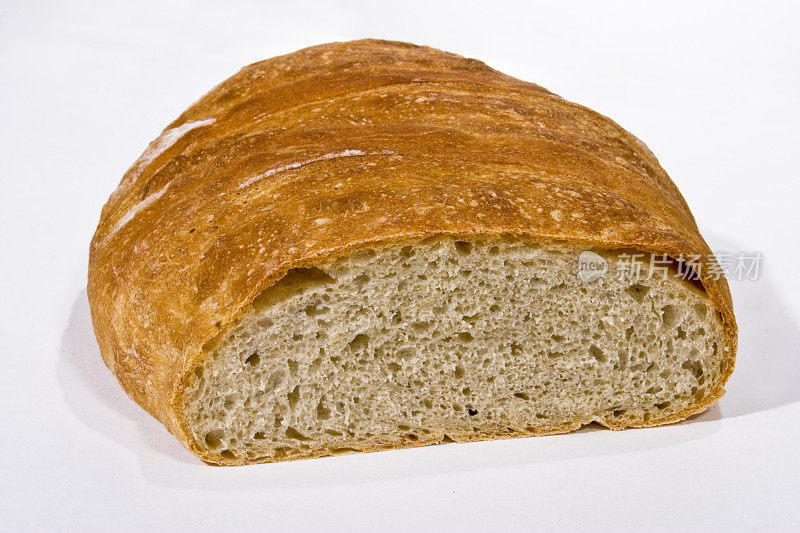 杂粮面包，孤立于白面包上