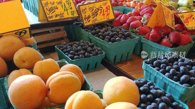 新鲜农产品，水果售卖，蔬菜摊农贸市场