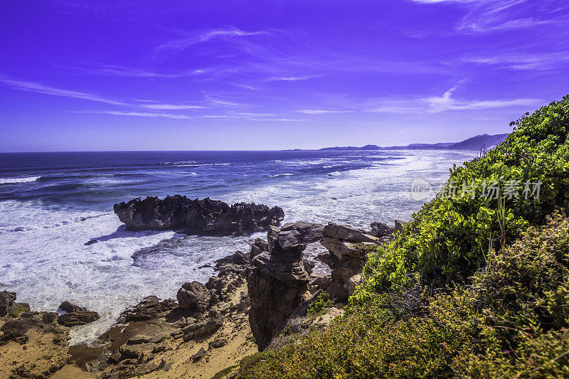 Brenton-on-Sea岩石海滩海岸海岸线