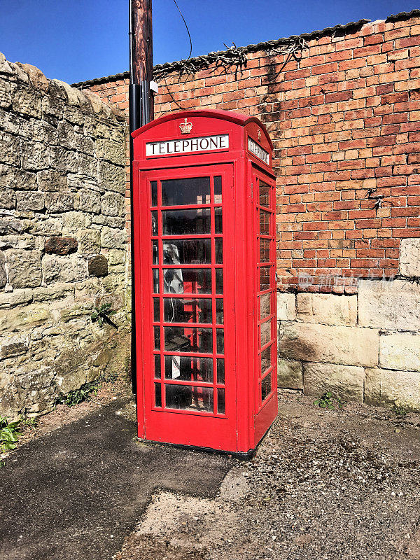 什鲁斯伯里附近的一个红色电话亭