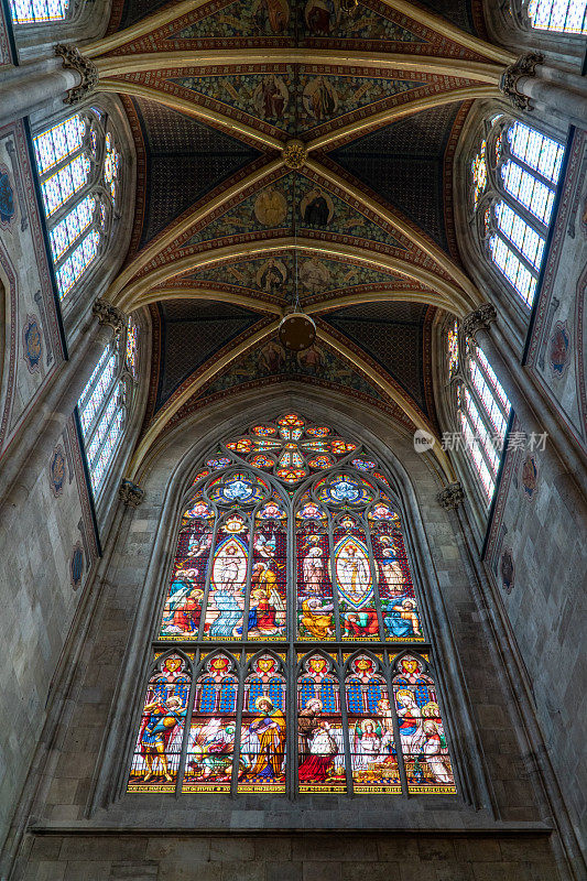 维也纳许愿教堂的窗户