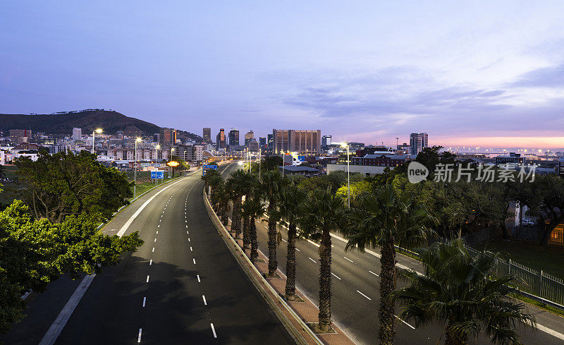 2019冠状病毒病旅行禁令期间，通往城市的空公路