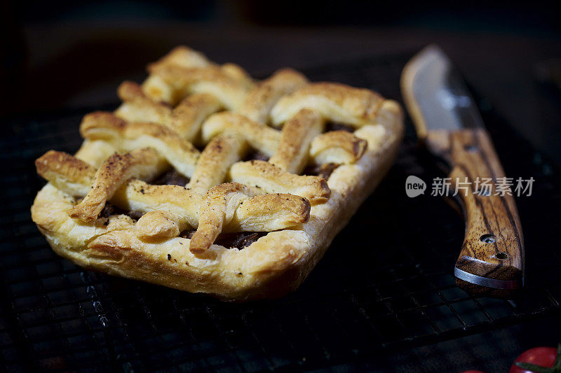 自制的美味鸭酥饼