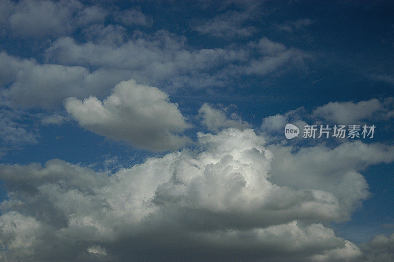 从空中(飞机上)观察积雨云