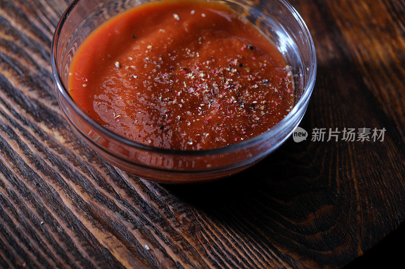 在自制番茄酱中加入胡椒粉