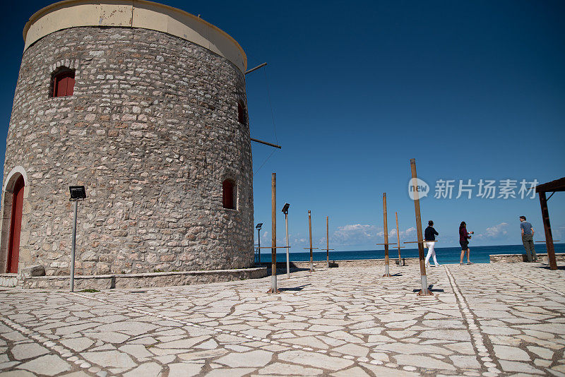 Gyra海滩:著名的希腊地标，在Lefkada岛上有古老的风车