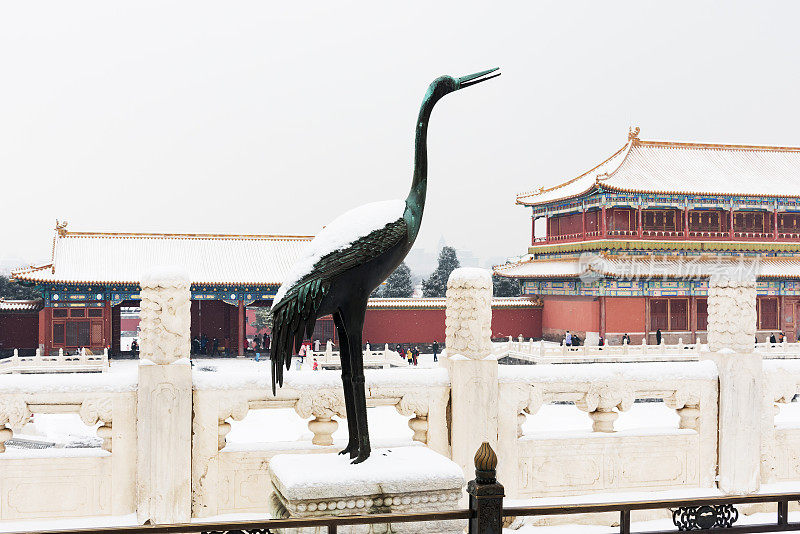 北京紫禁城雪景鹤雕塑