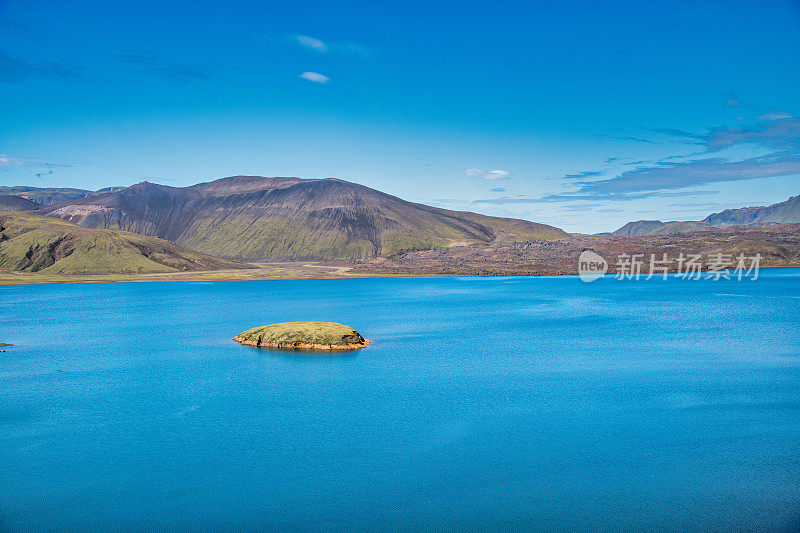 冰岛夏季的Landmannalaugar山脉和湖泊