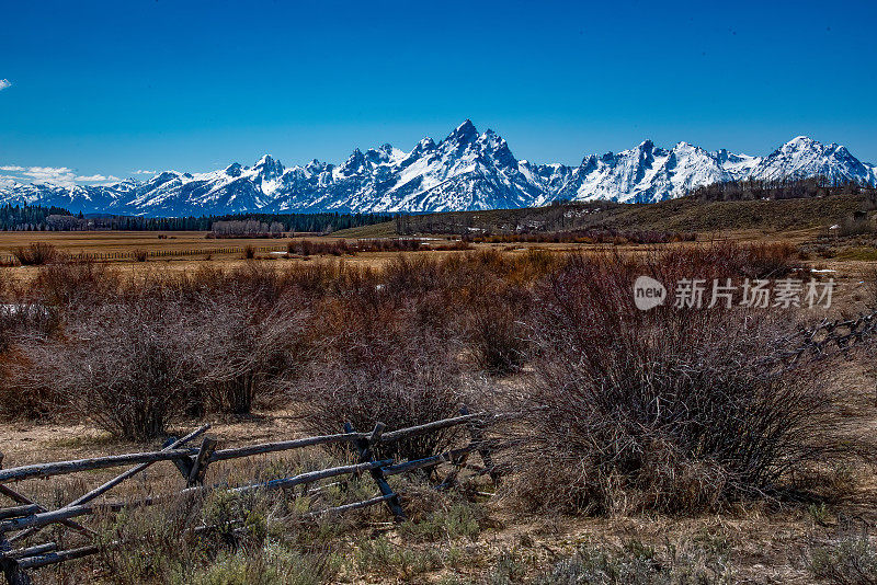 从东面可以看到提顿山脉的美景