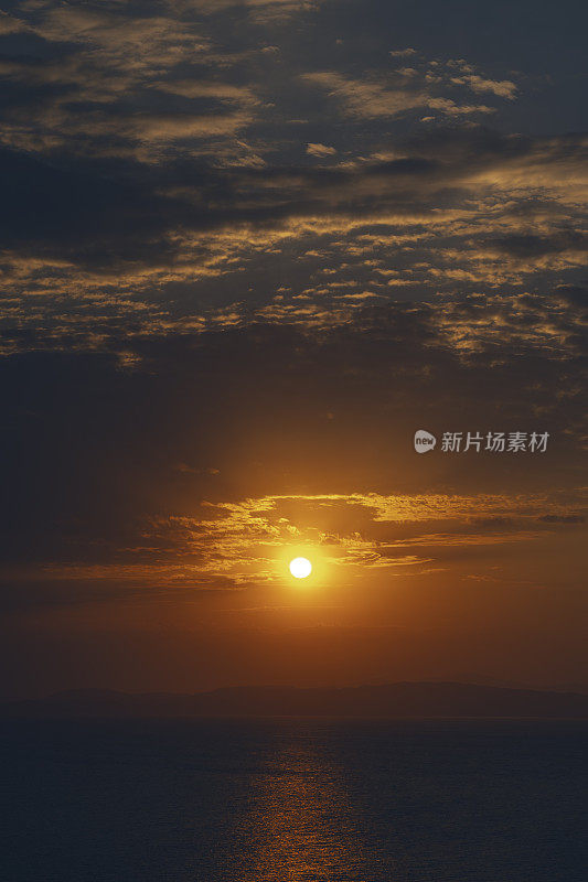 夏日里爱琴海土耳其的日出。