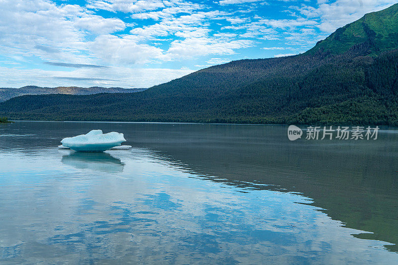 阿拉斯加朱诺的门登霍尔湖景