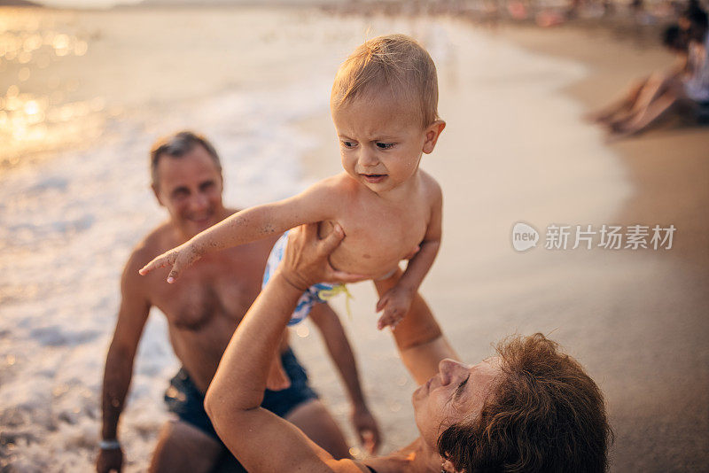 夏天和祖父母一起出海