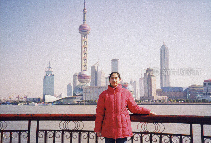 2000年中国年轻女孩在上海的真实生活老照片