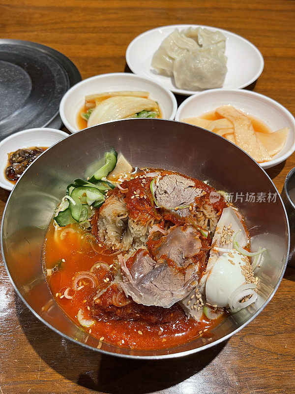 平壤冷面和饺子