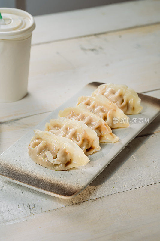 饺子，包子，豆浆