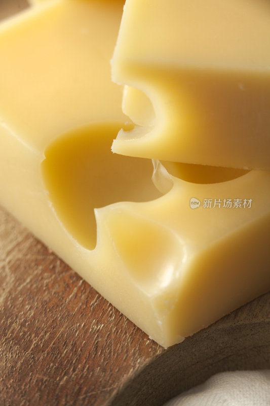 奶酪剧照:Emmenthal