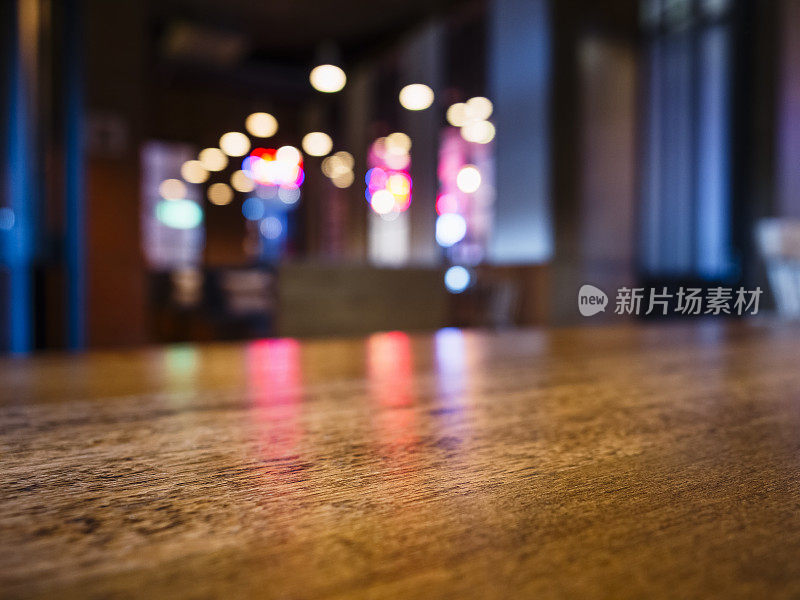 桌面酒吧模糊彩色灯光背景派对活动