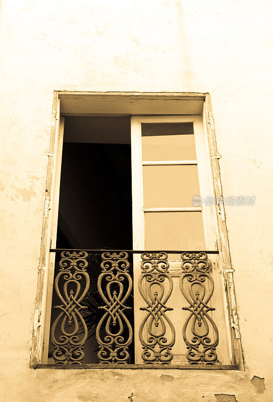 意大利托斯卡纳的阳台窗户