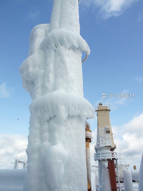 霜船和鸟