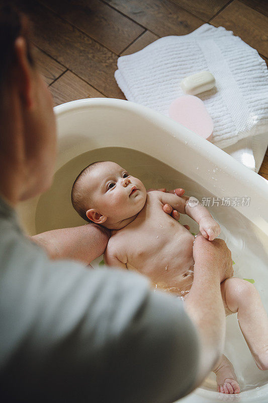 婴儿Bathtime