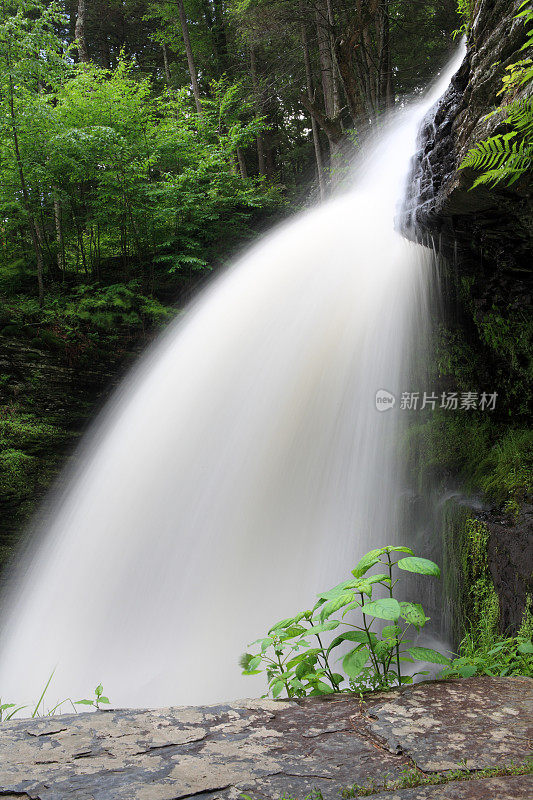 瀑布水