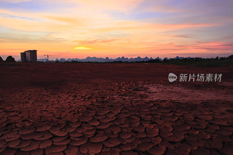 桂林山在黎明，中国