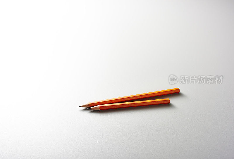铅笔。