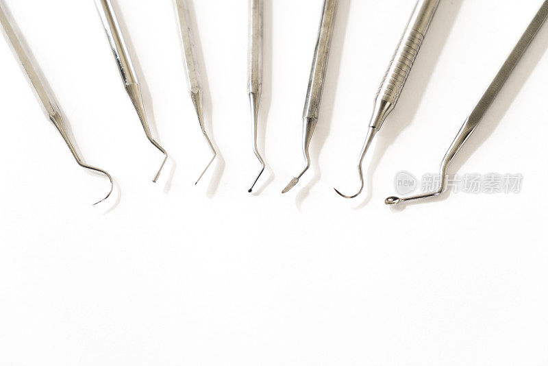 一套金属牙科医疗器械工具