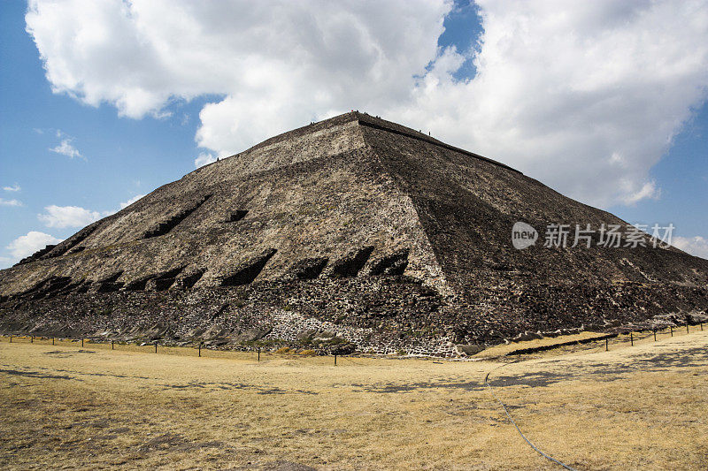 特奥蒂瓦坎太阳金字塔