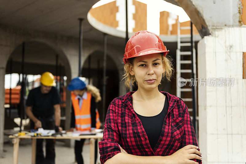 年轻女性建筑师