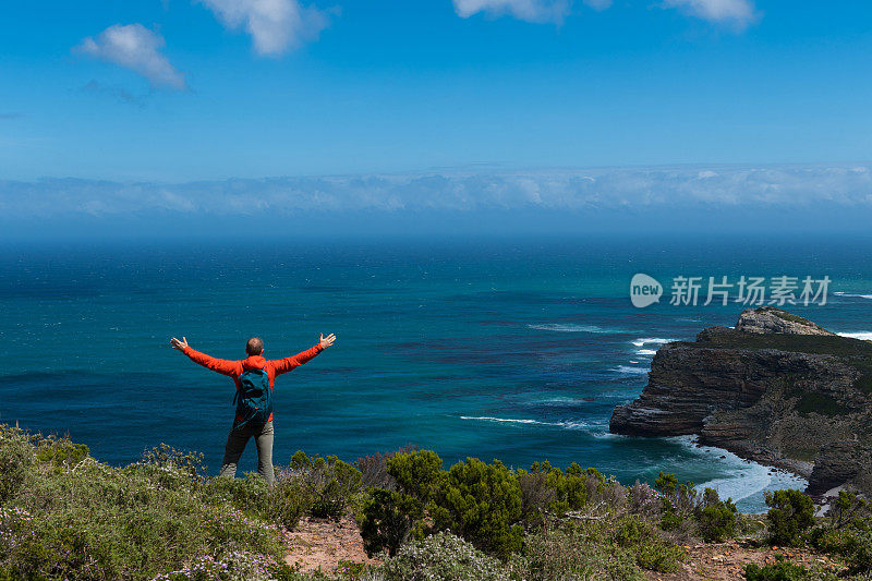 在南非开普敦附近美丽的海角岬徒步旅行