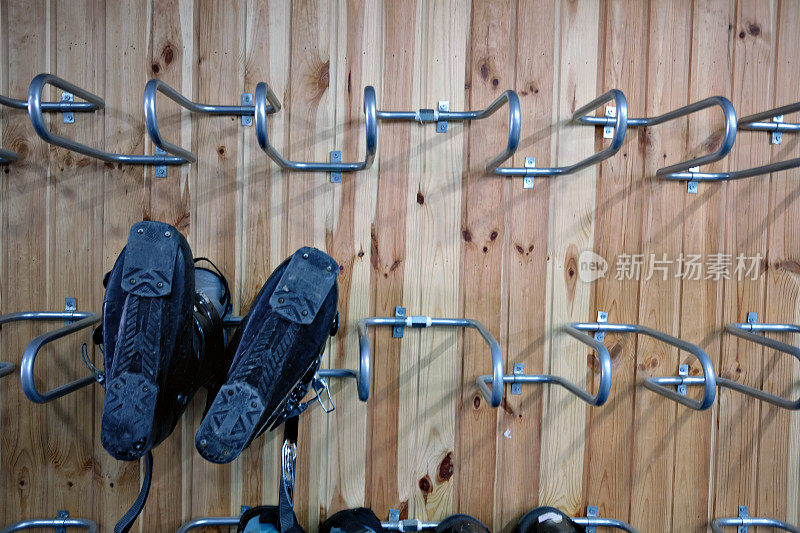 器材房租滑雪鞋